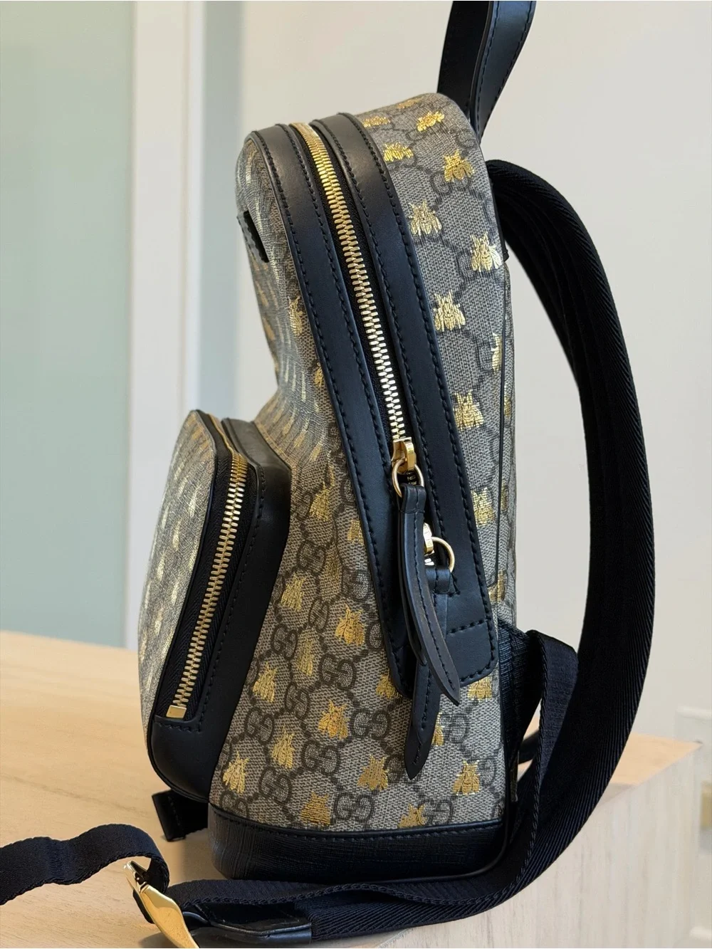 Gucci GG Supreme Bee Backpack